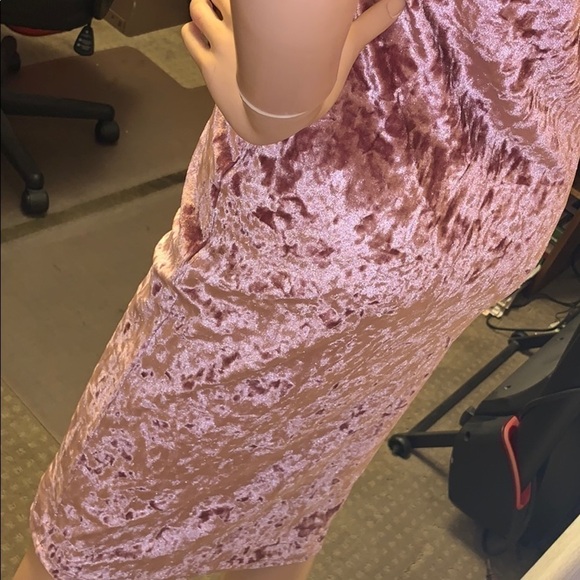 𝅺popular Basic Womens Pink Crushed Velvet Dress Size medium - Picture 3 of 6
